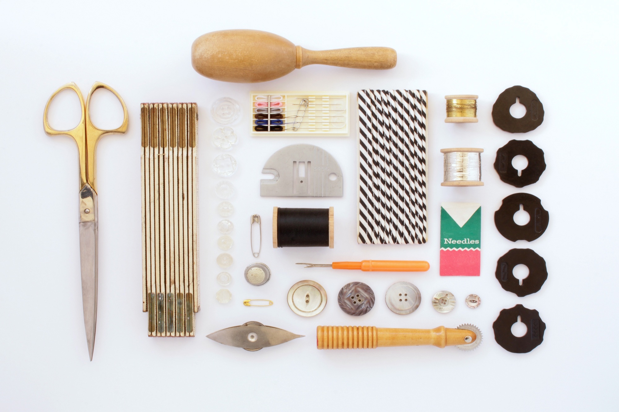 Knolling sewing supplies
