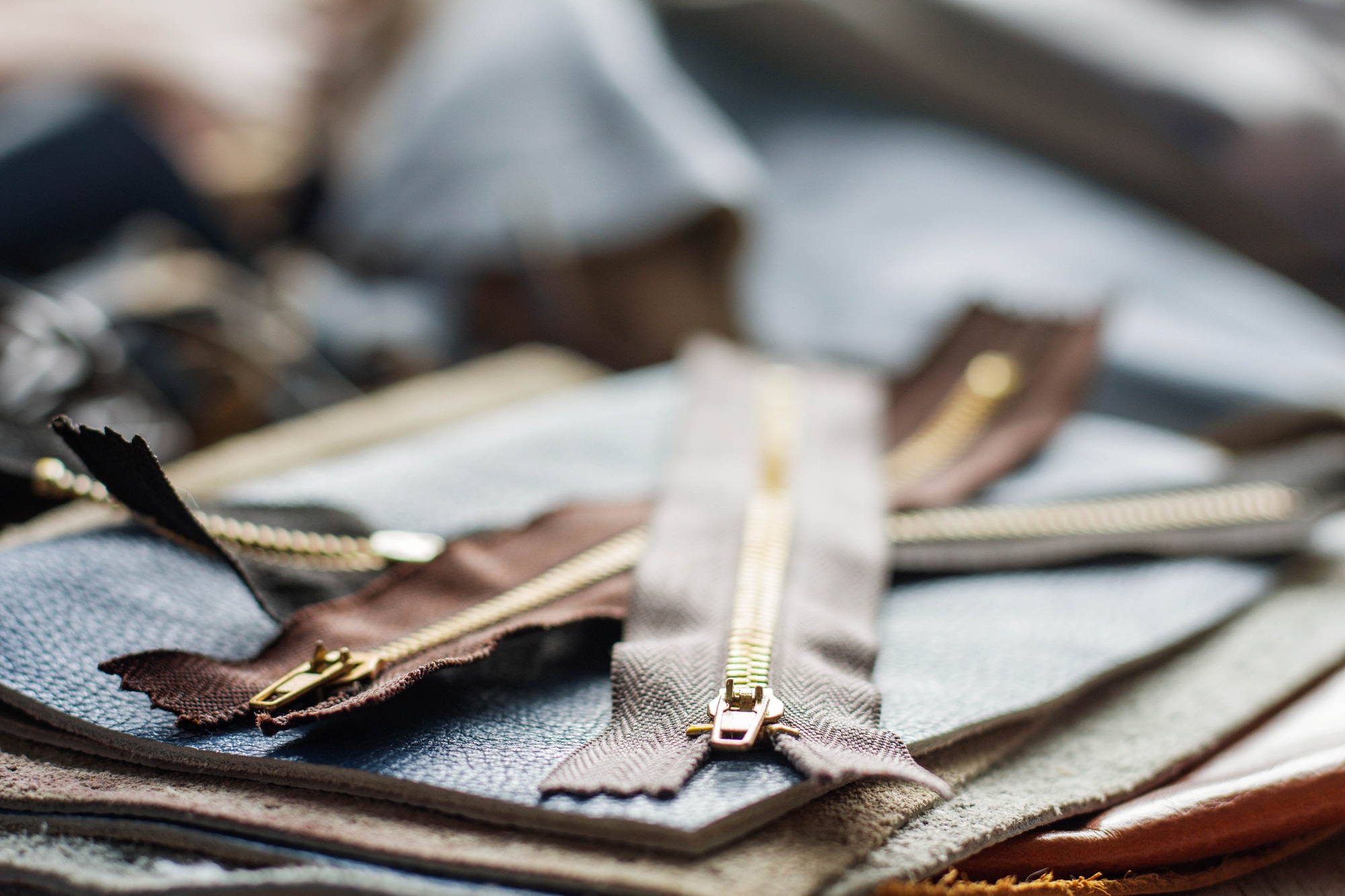 Zipper of leather